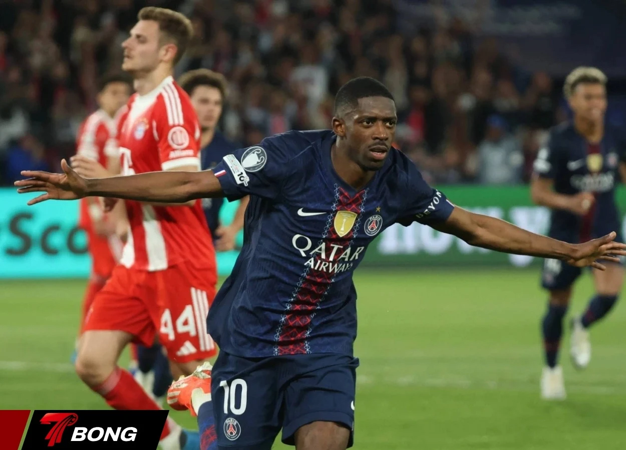 Dembele ăn mừng cú đúp vào lưới Bayern Munich