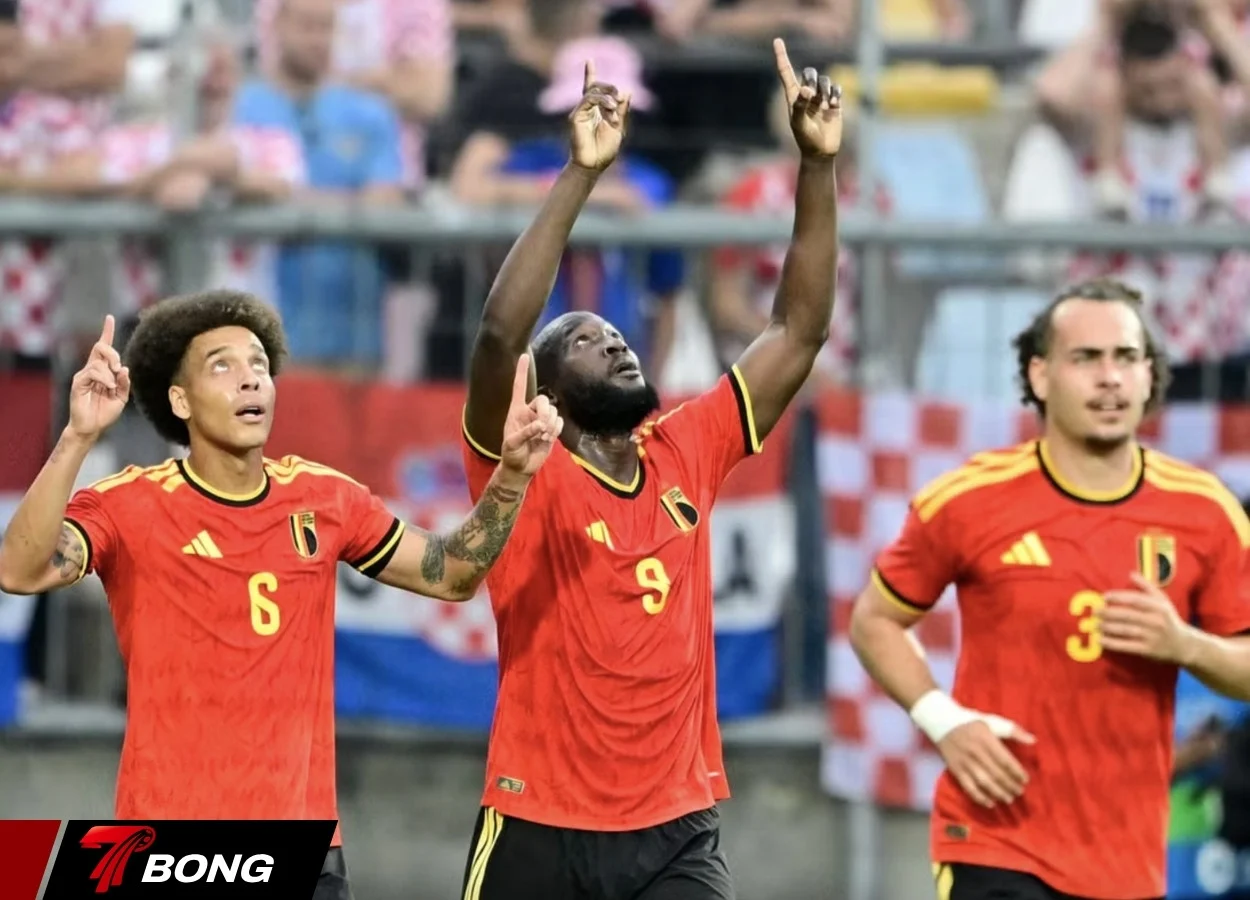 Lukaku ăn mừng bàn thắng thứ 90
