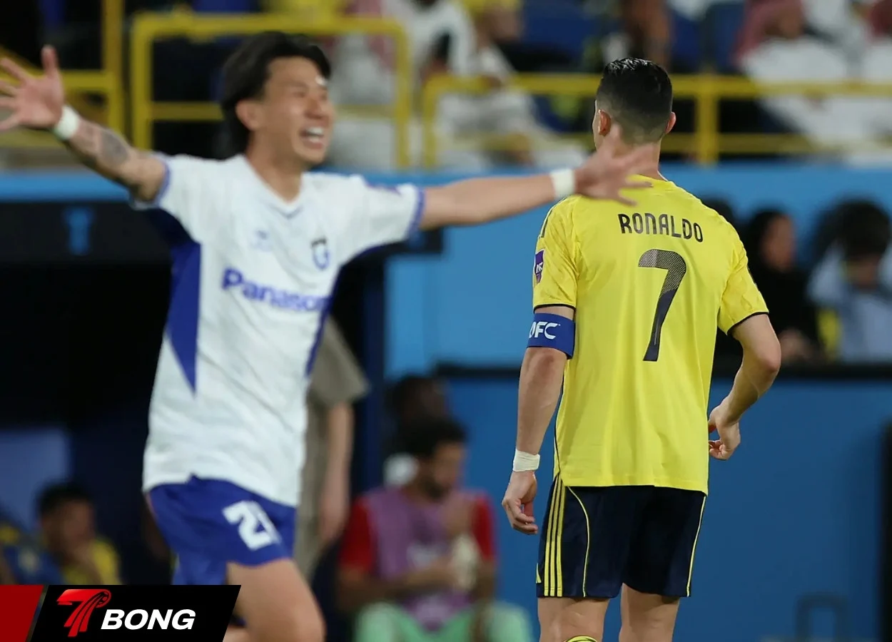 Ronaldo rời sân ngay sau trận thua Gamba Osaka