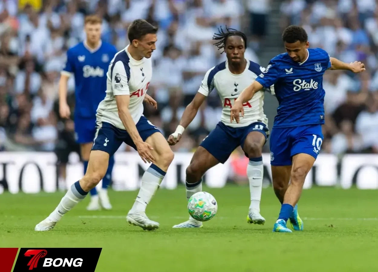 Tottenham kiểm soát thế trận hiệp hai trận đấu