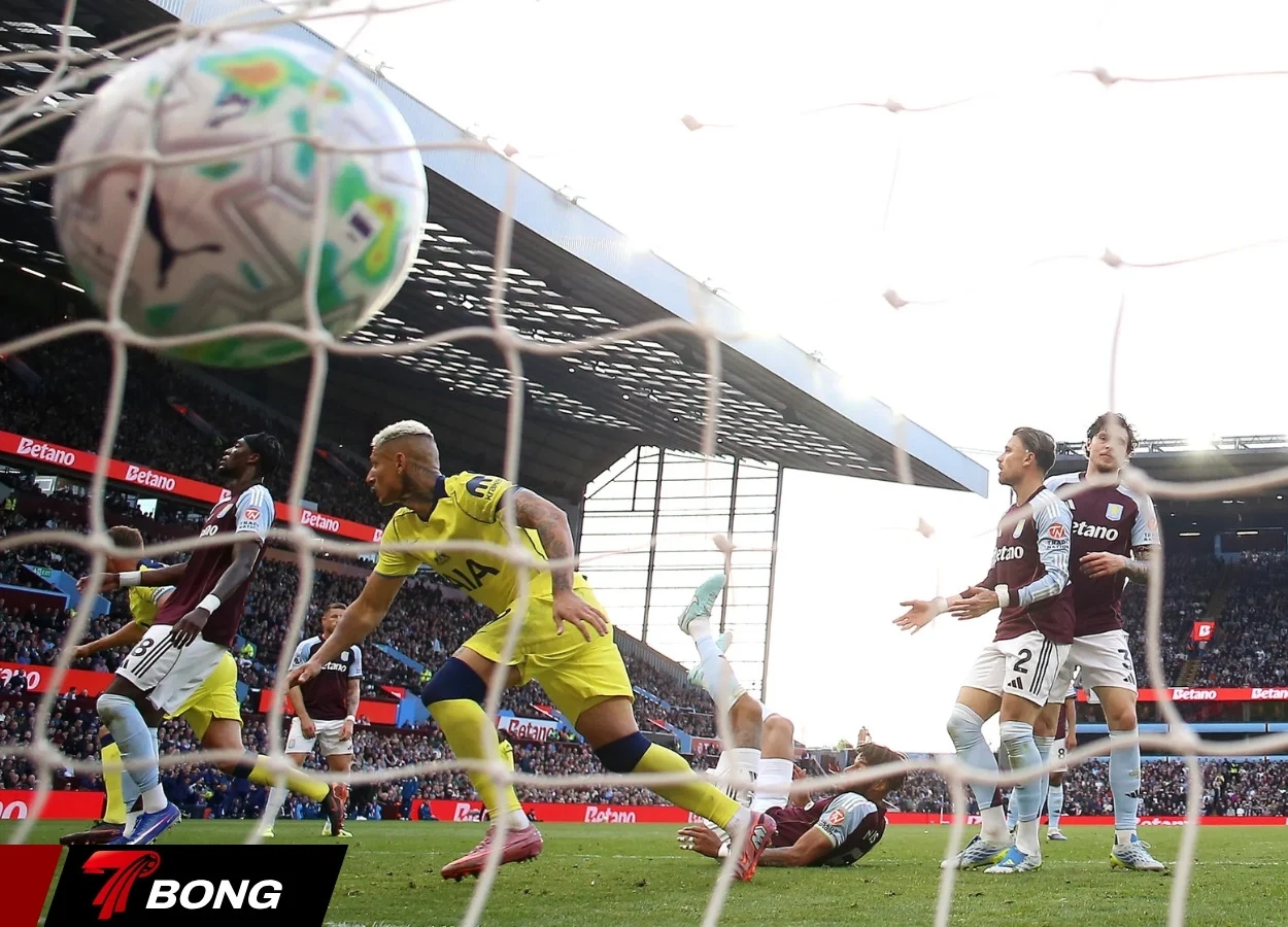 Tottenham thi đấu áp đảo trong hiệp một