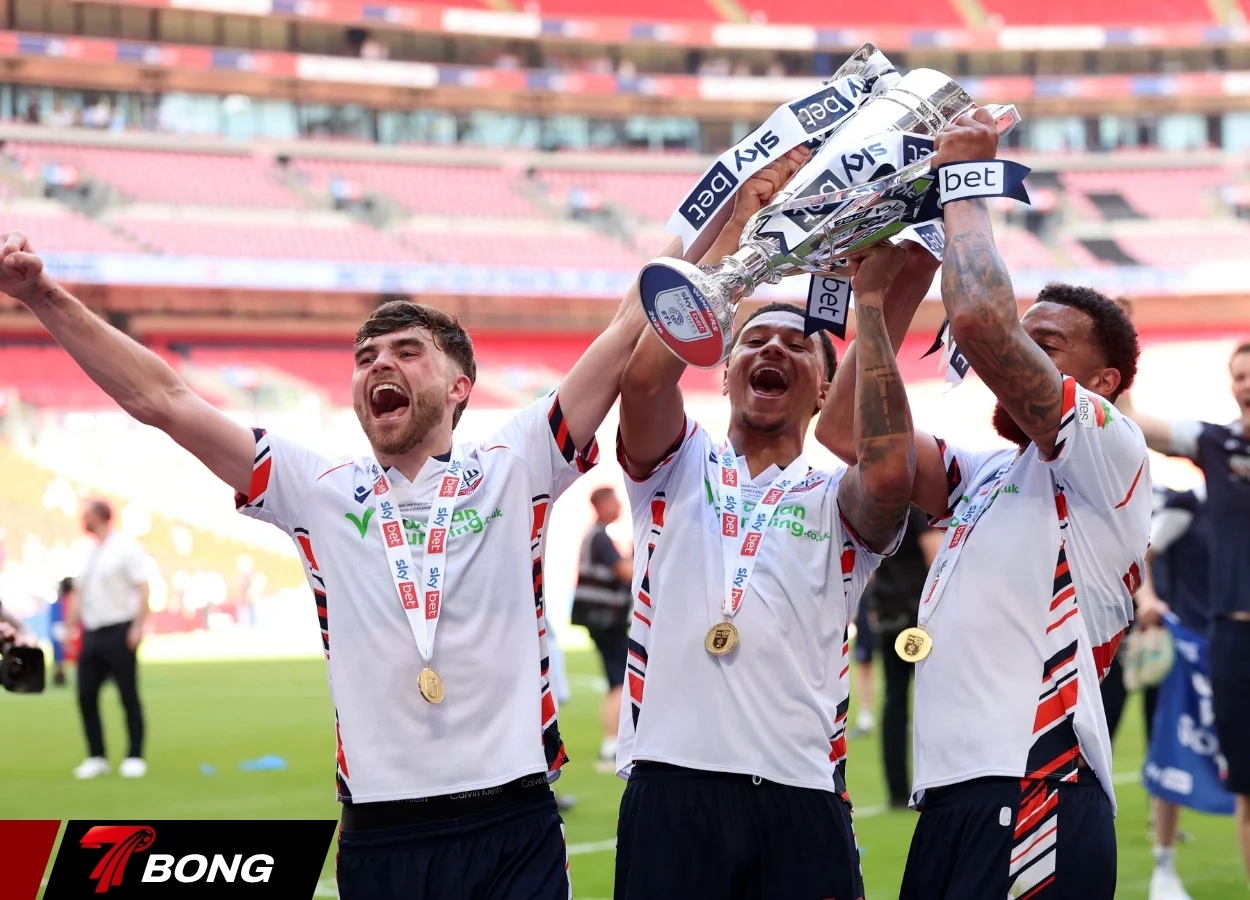 Bolton trở lại Championship sau nhiều năm chật vật