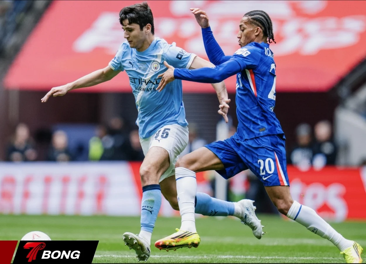 Cuộc đua song mã Ngoại hạng Anh nghẹt thở đến phút chót