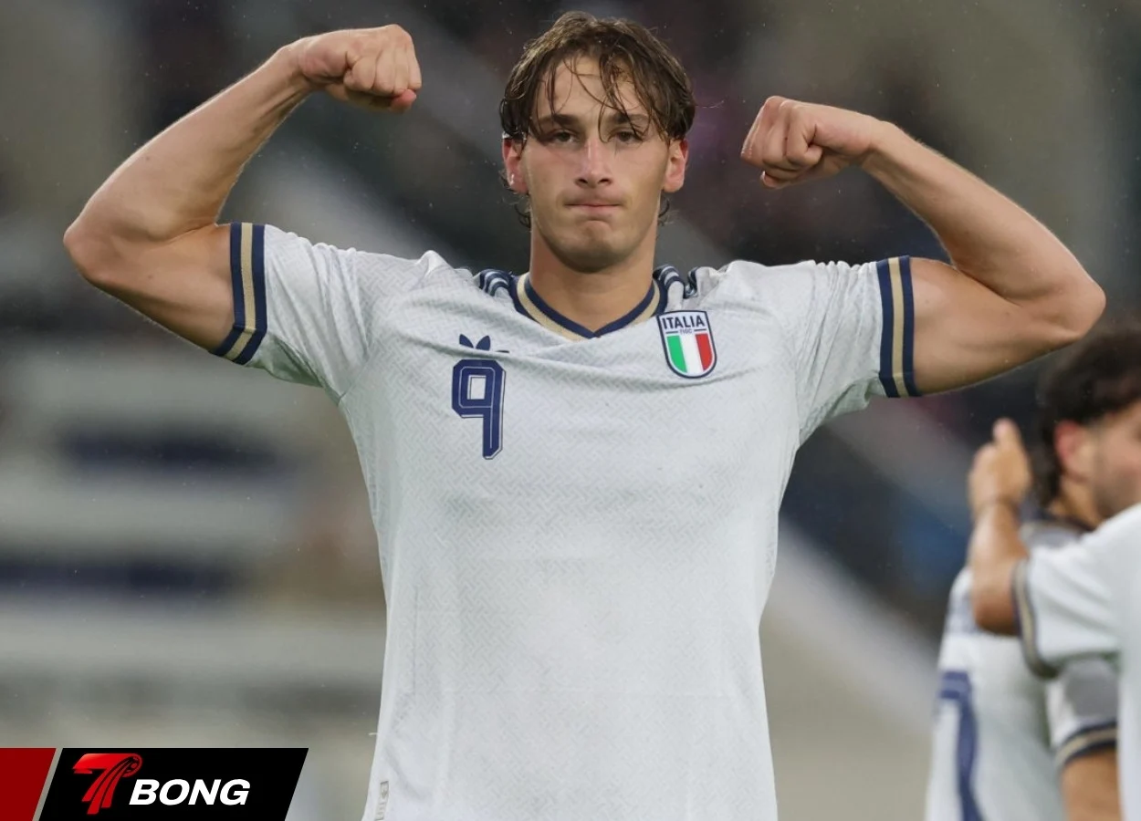 Esposito ghi bàn thắng duy nhất cho Italy