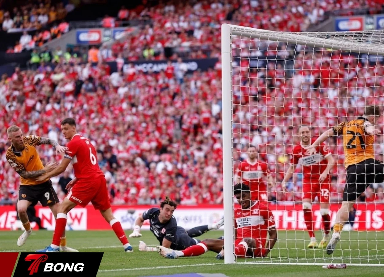 Gác lại lùm xùm, tâm điểm hướng về Wembley