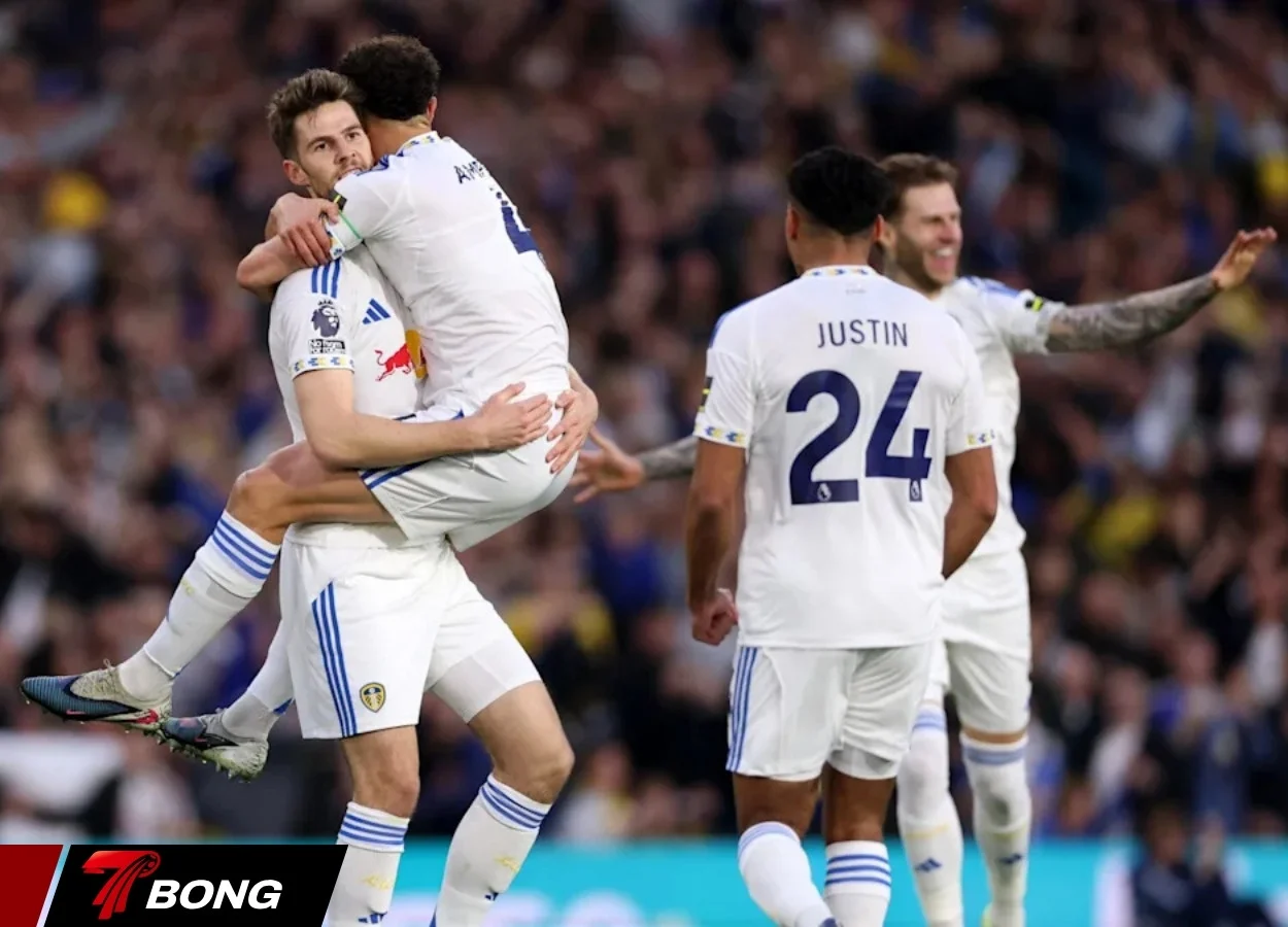 Leeds United hướng tới mục tiêu trụ hạng