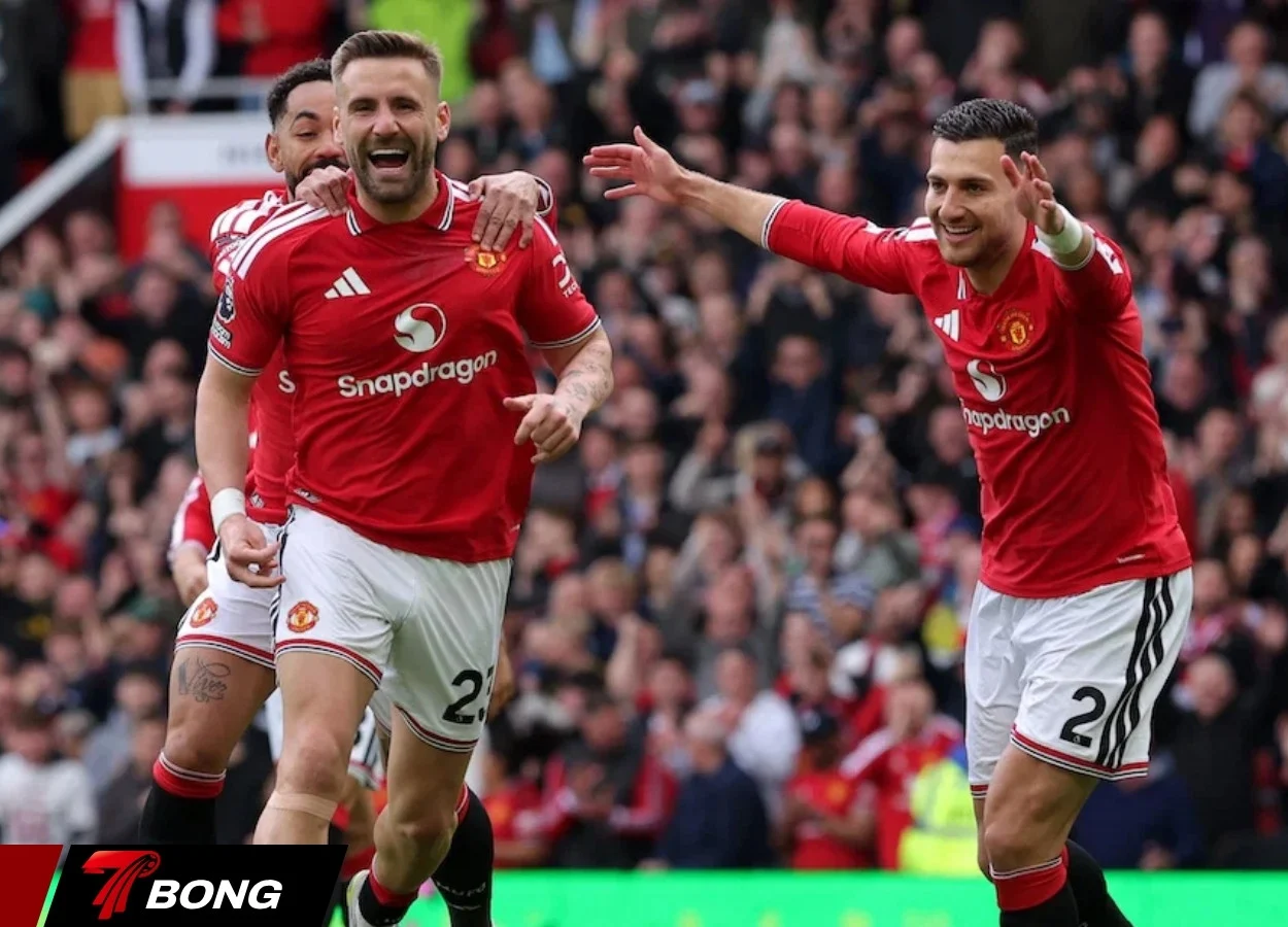 Luke Shaw ghi bàn sau hơn 3 năm