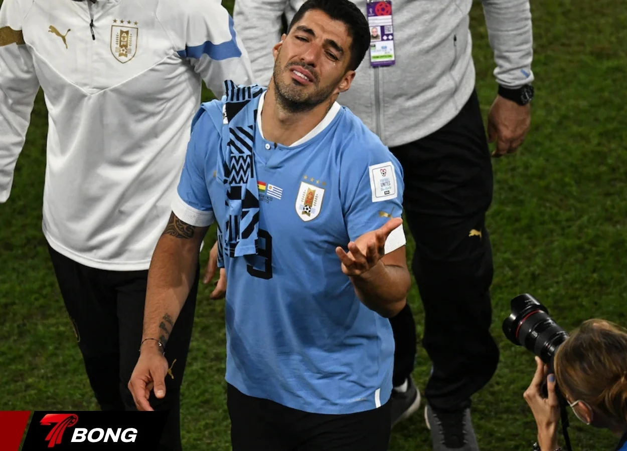 HLV Bielsa loại Suarez khỏi danh sách tuyển Uruguay