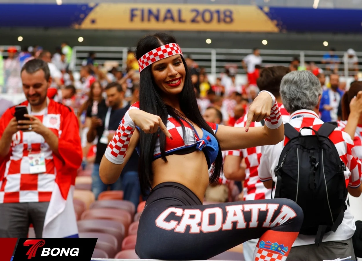 Những cổ động viên quốc tế đổi đời nhờ World Cup 2018