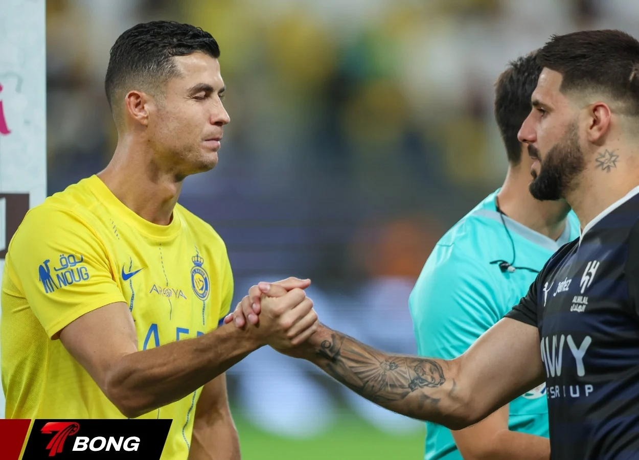 Ronaldo đối mặt thử thách kép cuối mùa
