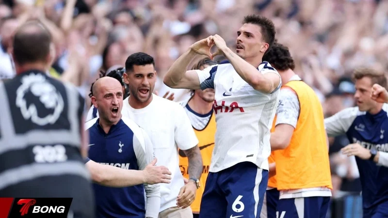 Tottenham ăn mừng trụ hạng thành công trước Everton