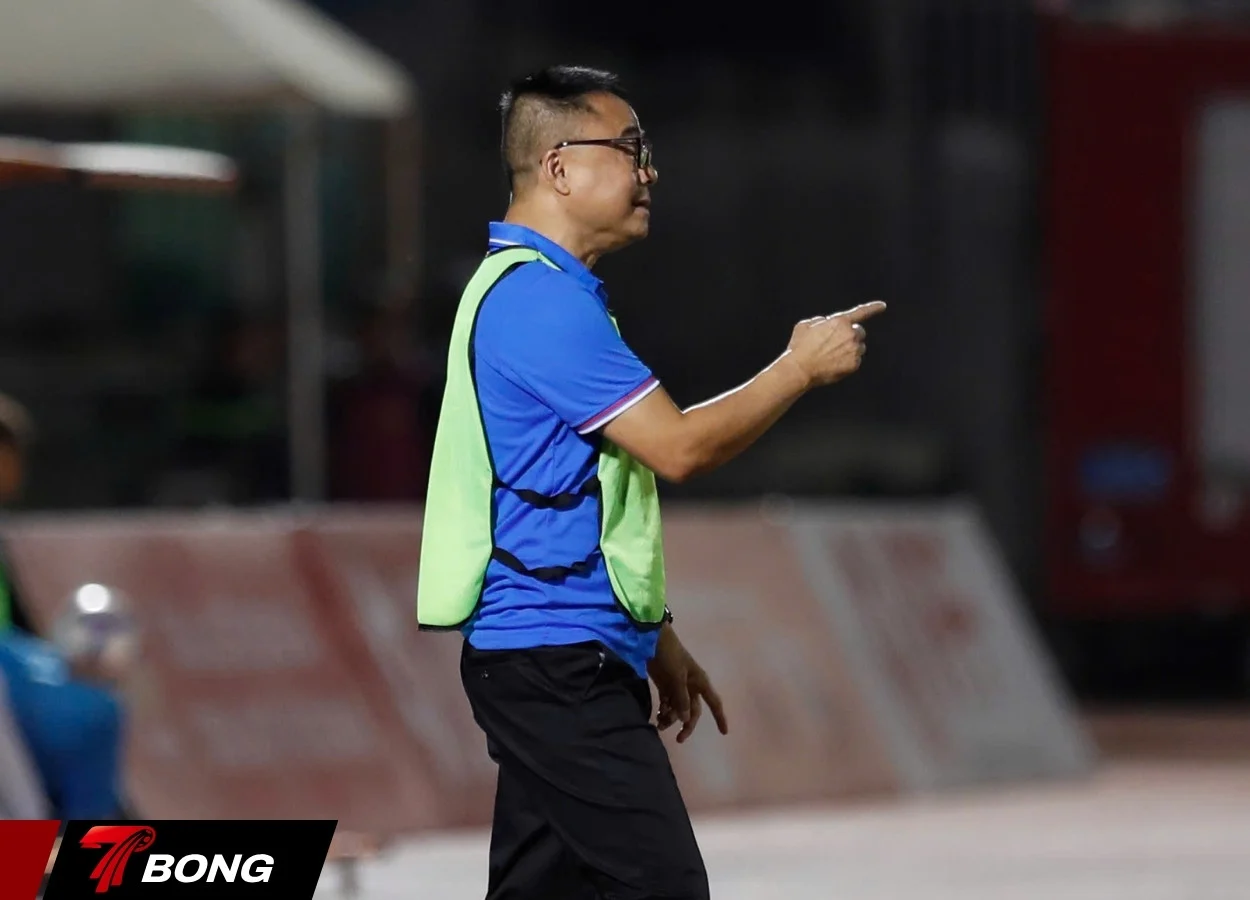 Trận hòa quý như vàng trên sân Hàng Đẫy