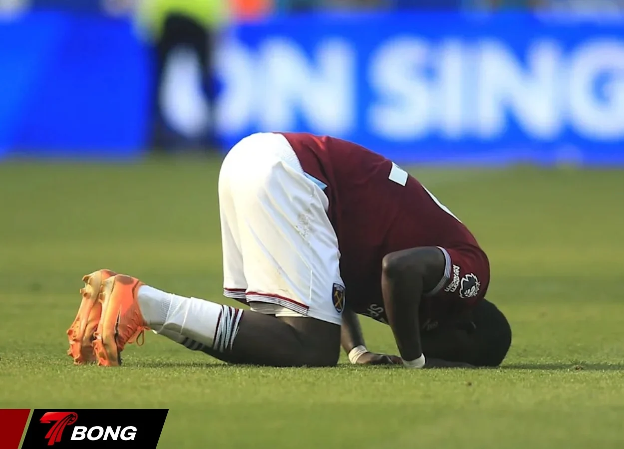 West Ham tạo áp lực liên tục trước Leeds United