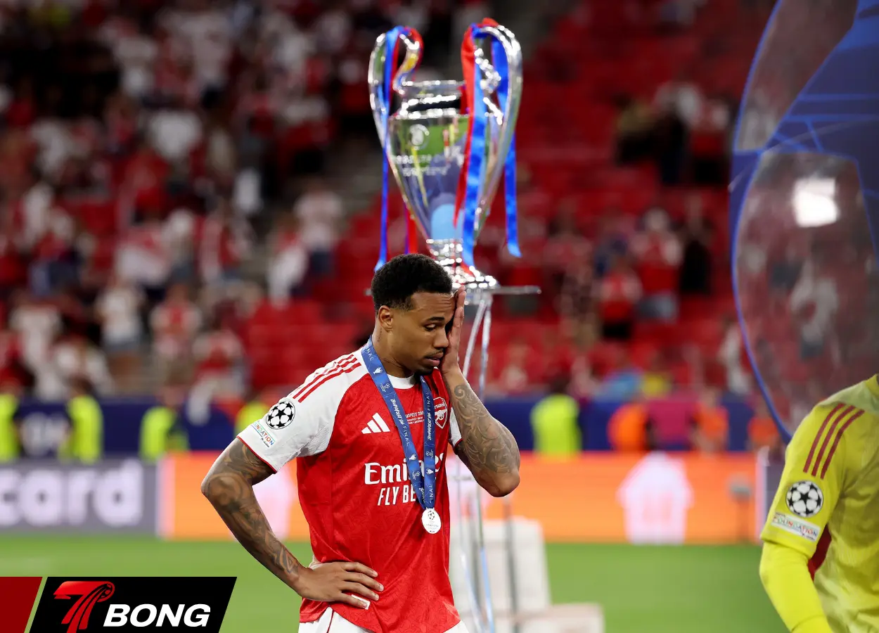 Arsenal đã có một bài học đắt giá về lối chơi khi du đấu ở trấu trường quốc ngoại