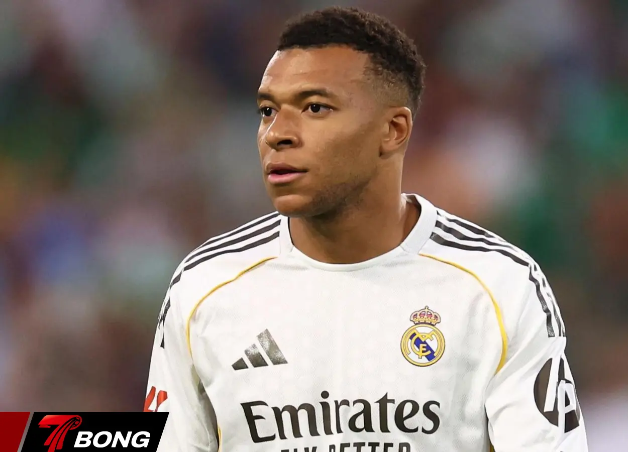 Kylian Mbappe cho rằng HLV chỉ xếp anh là lựa chọn sau cùng ở vị trí tiền vệ
