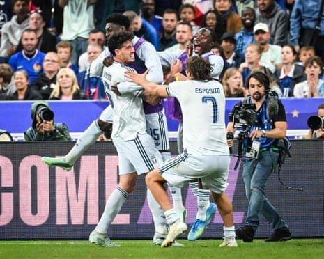 Nations League: Zidane ra mắt kém vui, Lewandowski lập hat-trick