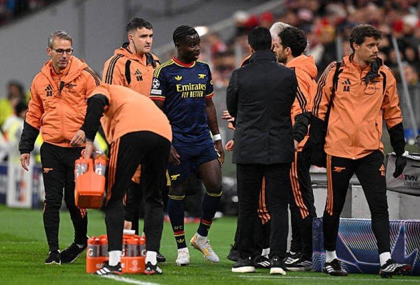 Arsenal hòa kịch tính Bayern Munich: Nỗi lo mang tên Bukayo Saka
