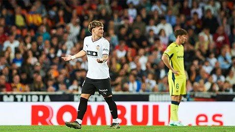 Bước ngoặt từ 'cơn mưa thẻ đỏ' và sai lầm chiến thuật của Valencia CF