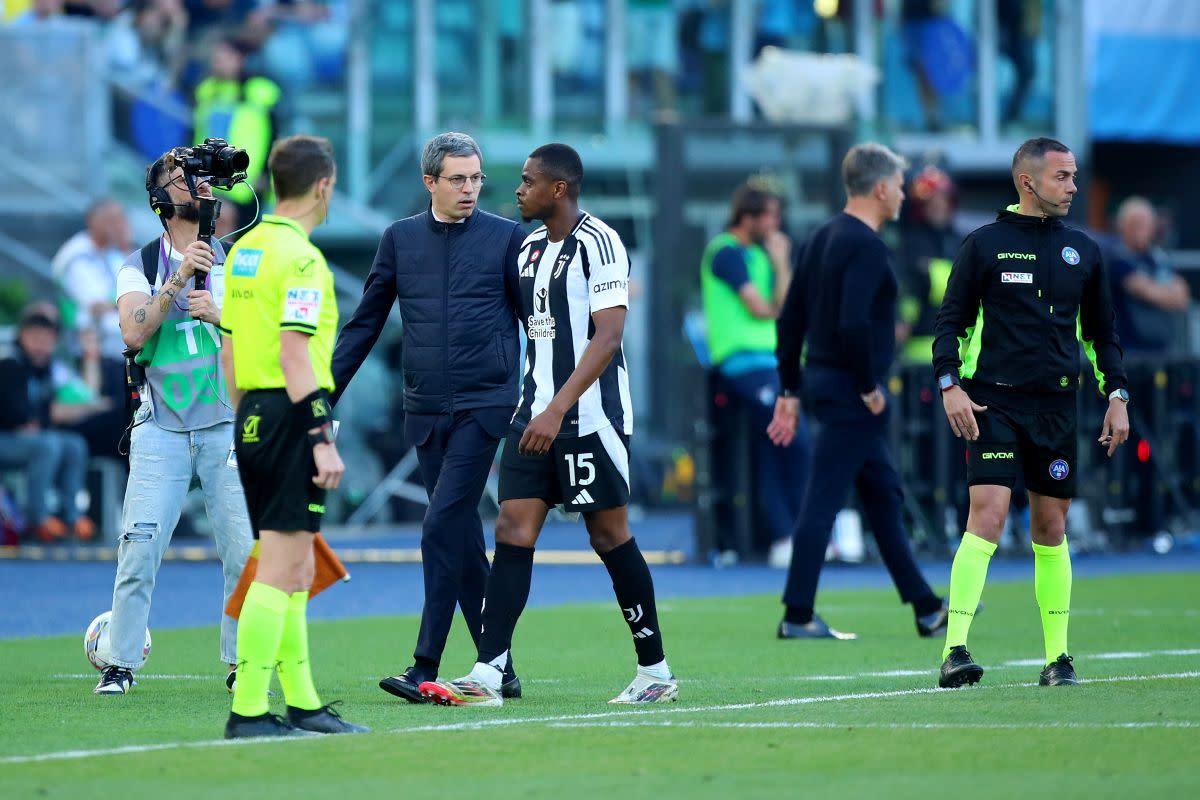 Juventus xử phạt nội bộ Kalulu vì hành vi thẻ đỏ tai hại trong trận hòa 1-1 trước Lazio