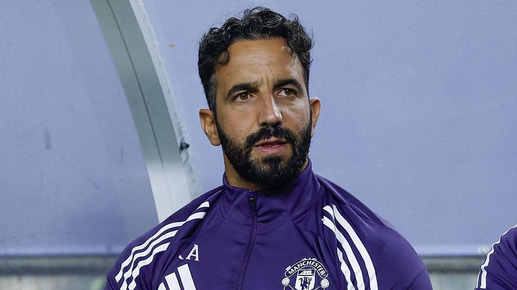 Man Utd 'hiện diện như một đội bóng hoàn toàn khác' - Amorim