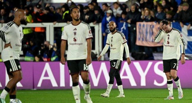 Hệ thống phòng ngự rách nát và kỷ lục buồn của Manchester United