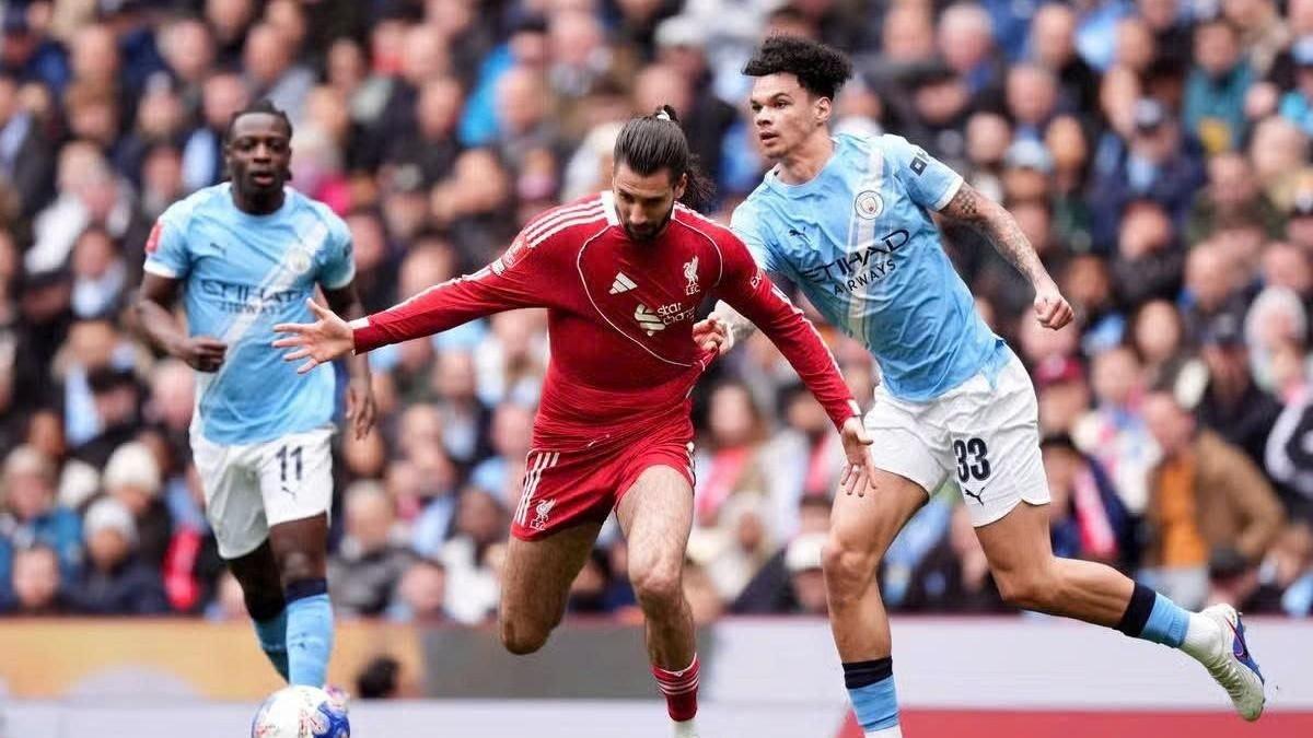 Liverpool mất Isak và Gakpo trước đại chiến Man City