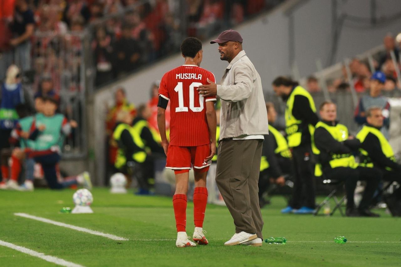 Bayern Munich chuẩn bị cho tour đấu bão táp 21 ngày