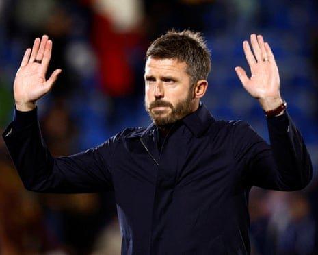 MU đại loạn: Carrick lung lay, Bruno Fernandes bị chỉ trích