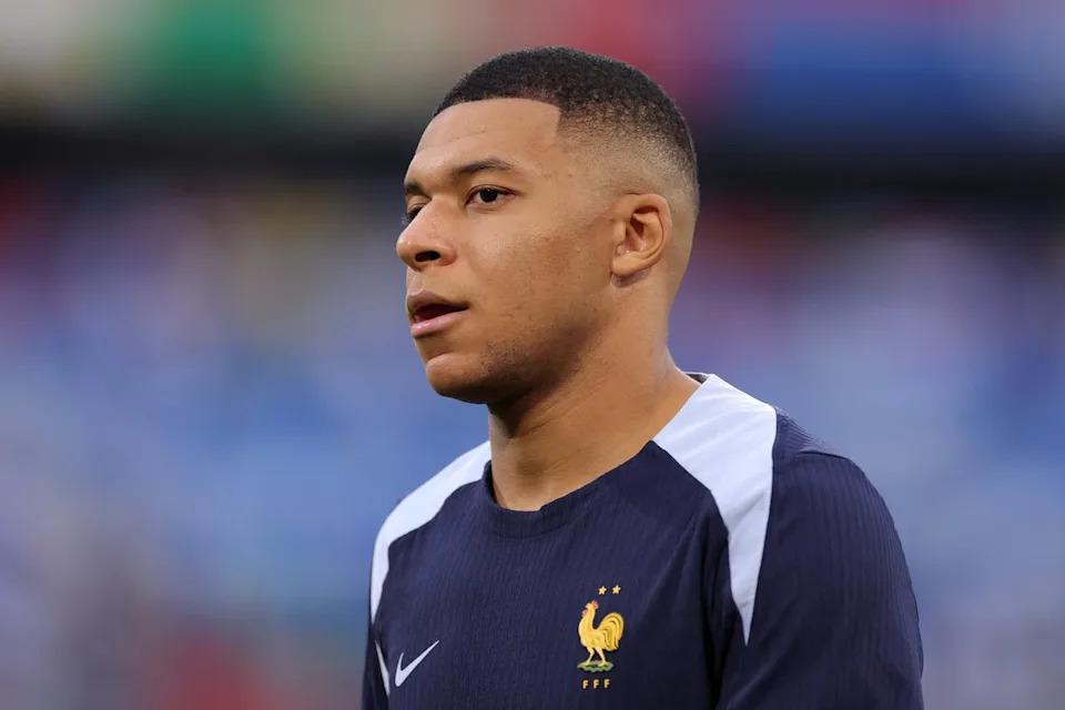 Kylian Mbappe vắng mặt ở trận vòng loại World Cup của Pháp sau cột mốc lịch sử cá nhân