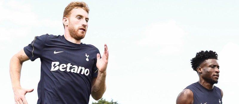 Chelsea khủng hoảng thủ môn trước trận Derby London với Tottenham