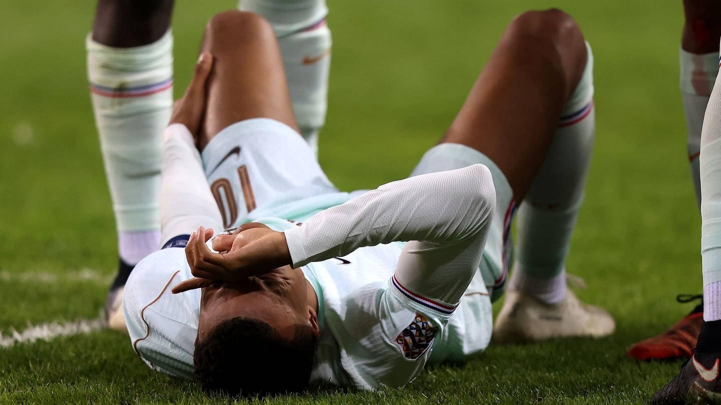 Real Madrid thận trọng với chấn thương của Mbappe