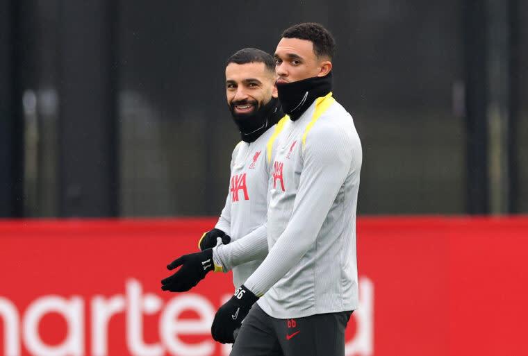 Salah lên tiếng bảo vệ Alexander-Arnold trước chỉ trích, kêu gọi CĐV Liverpool tiễn đưa trọng thị
