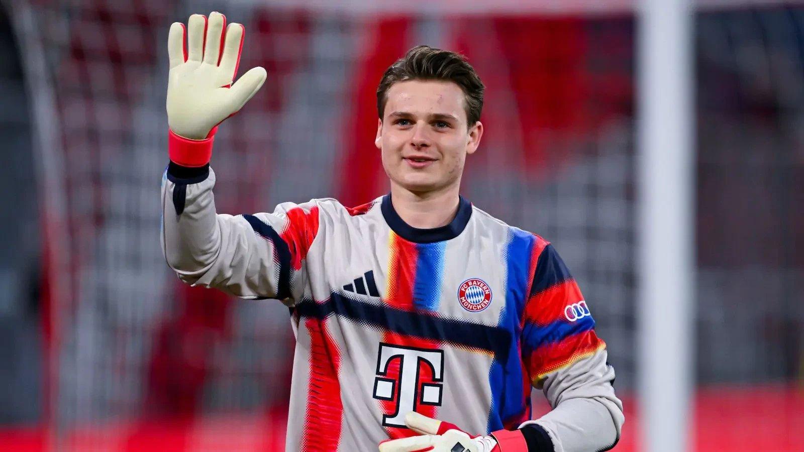 Bayern Munich mất thêm 1 triệu Euro vì Jonas Urbig