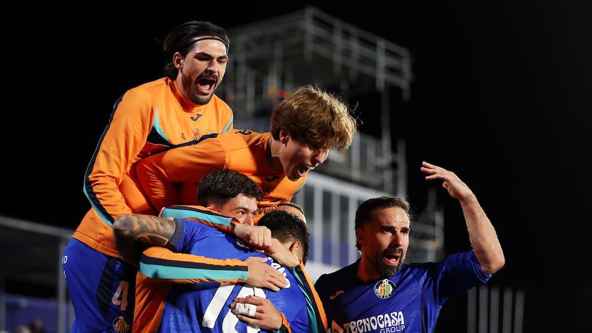Getafe kiên cường giành 1 điểm trong thế thiếu người