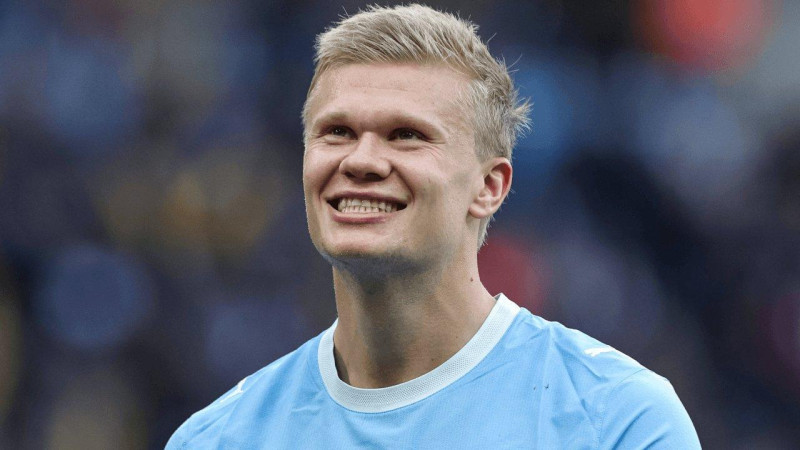 Manchester City đối mặt án phạt trừ 80 điểm và xuống hạng kép