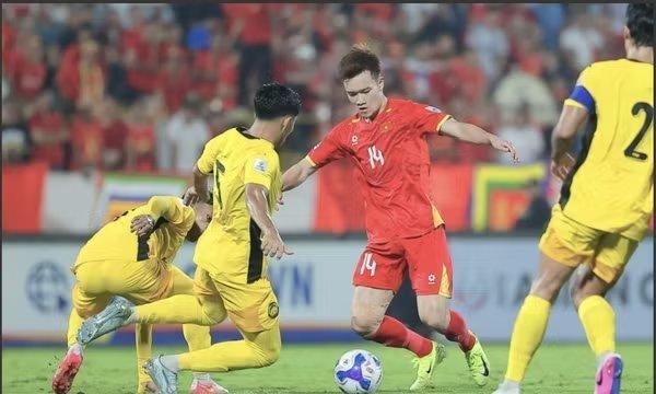 ĐT Việt Nam mất hạng Ba ASEAN Cup sau trận thua Malaysia