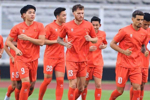 Tiền đạo Phạm Gia Hưng rời đội tuyển về nước chịu tang mẹ