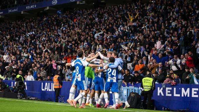 Barca chạm trán “thú dữ” Espanyol trong ngày ra quân đầu năm mới