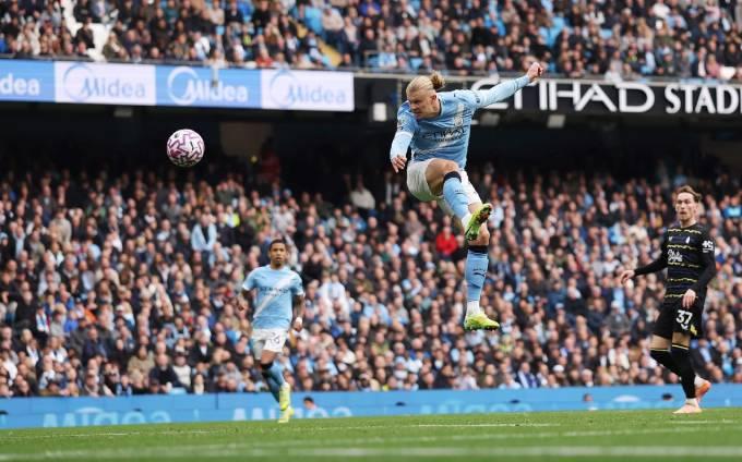 Haaland – phiên bản “nâng cấp” đáng sợ của Cristiano Ronaldo