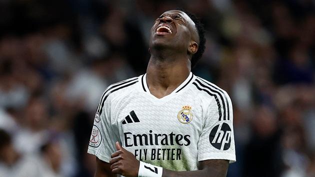 Vinicius đối mặt với cú sốc: Nhà bị cháy trong khi anh tập trung cùng tuyển Brazil
