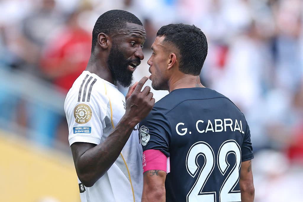 Gustavo Cabral bác bỏ cáo buộc phân biệt chủng tộc nhắm vào Rüdiger