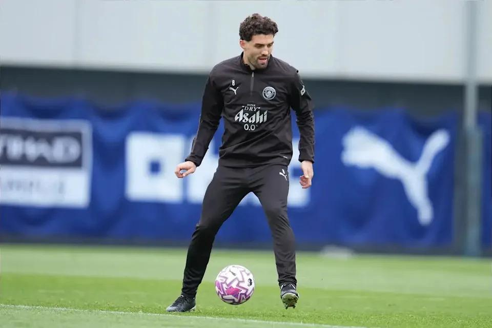 Tiền vệ Manchester City hoàn thành ca phẫu thuật thành công, ngày trở lại tiềm năng được tiết lộ