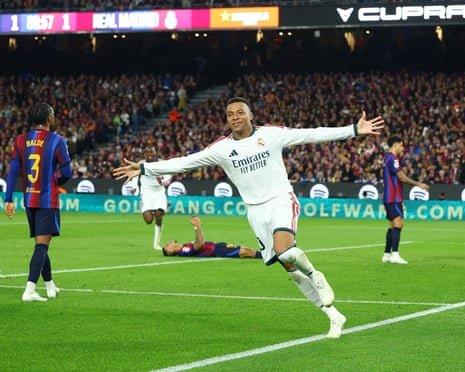 Kylian Mbappé lập cú đúp, Real Madrid đánh sập pháo đài Camp Nou