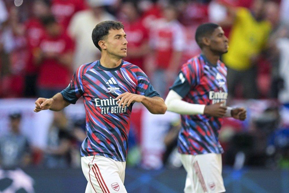 Arsenal méo mặt vì Martin Zubimendi gãy xương mũi sau trận thắng Everton