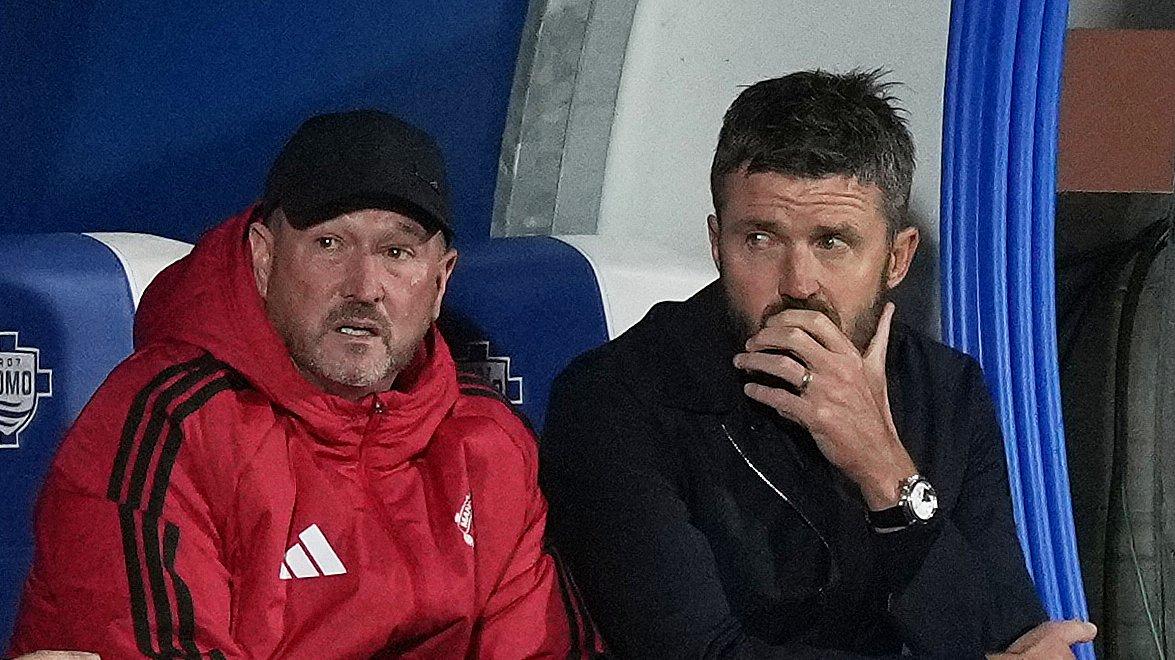 Kịch bản nào cho tương lai của Carrick tại Man Utd?