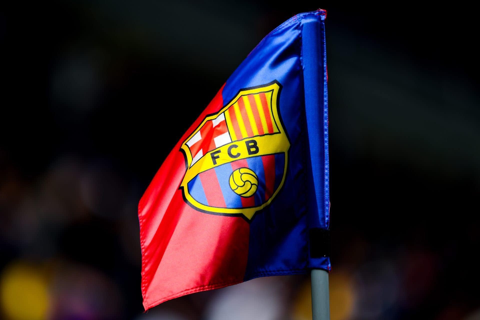 Barcelona sắp chiêu mộ ba tài năng trẻ từ Espanyol sau thương vụ Joan Garcia