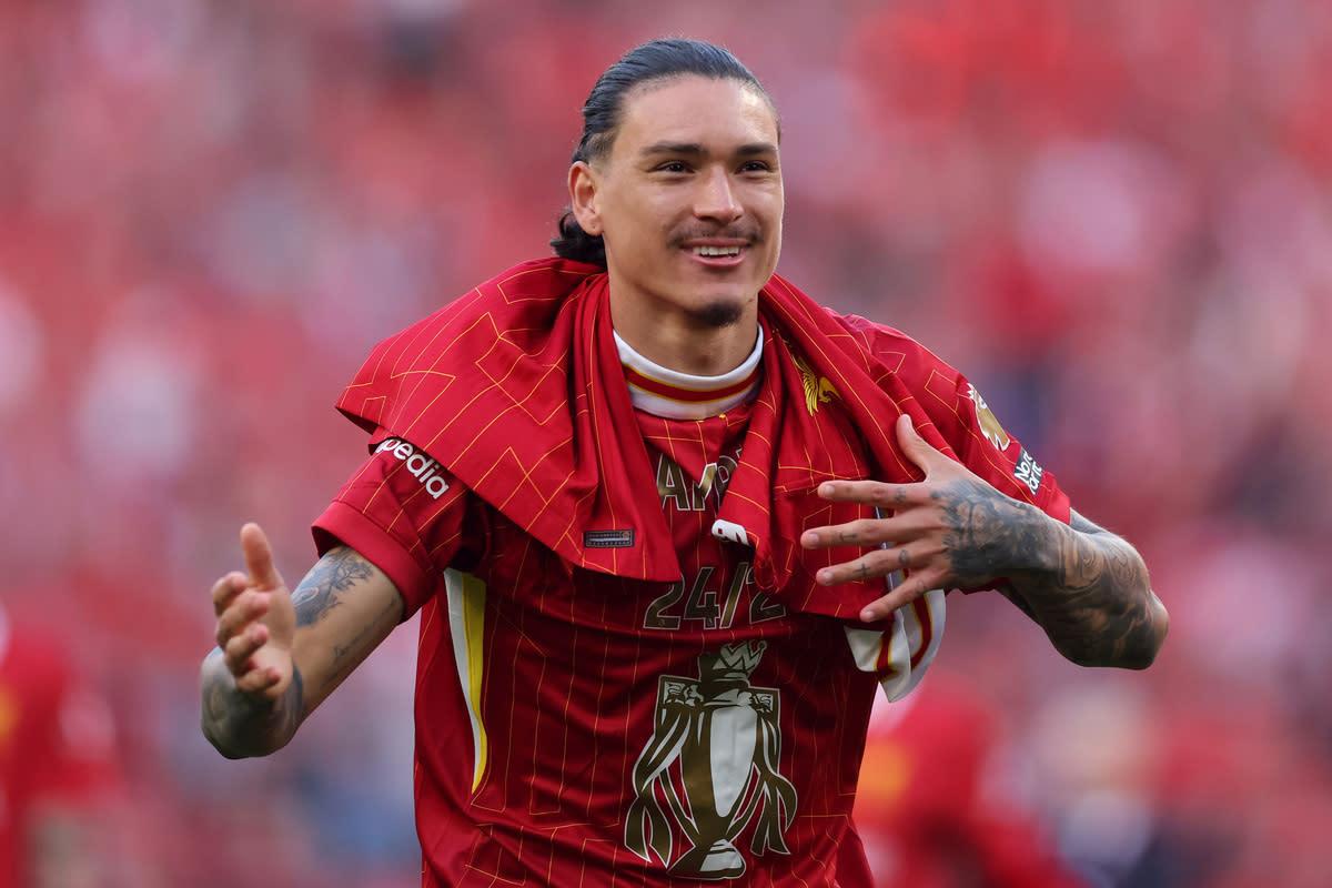 Tiền đạo Darwin Nunez của Liverpool nằm trong tầm ngắm của Napoli cho cuộc cách mạng chuyển nhượng hè