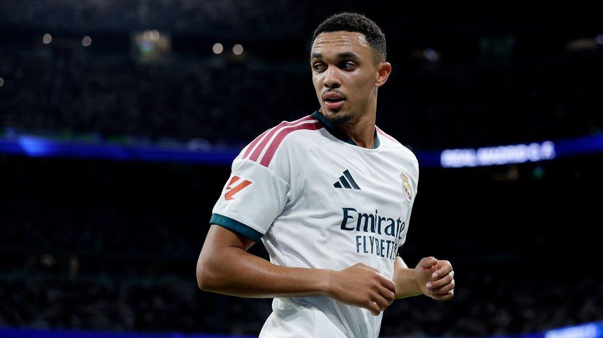 Trent Alexander-Arnold bị cô lập tại Real Madrid dưới thời Mourinho