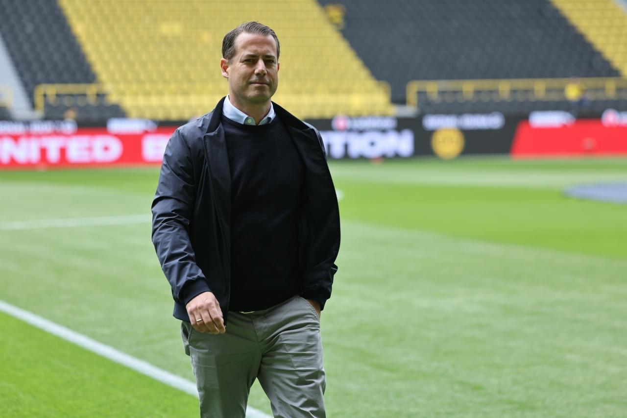 Dortmund gia hạn kỷ lục với bộ ba lãnh đạo
