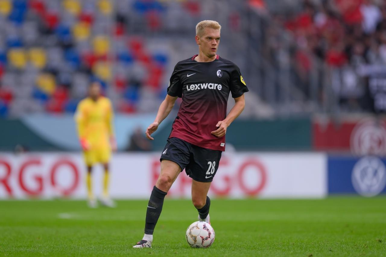 SC Freiburg chính thức trói chân lão tướng Matthias Ginter